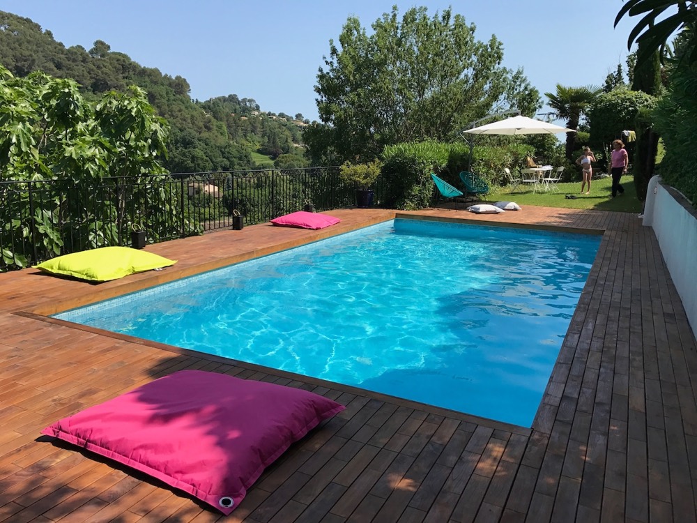 La piscine partagée du studio duplex à Saint-Paul-de-Vence